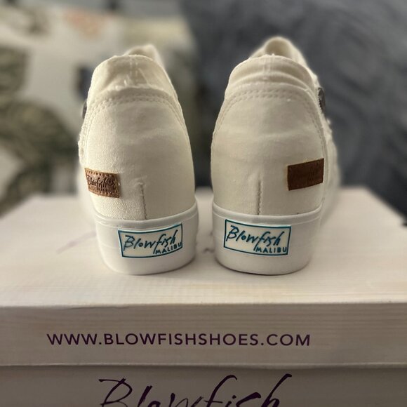 Women's Blowfish Malibu Mamba Wedge Sneaker in White - Picture 3 of 6